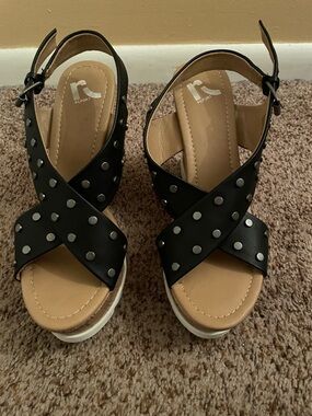 Studded Cross-Strap Wedge Sandals-black